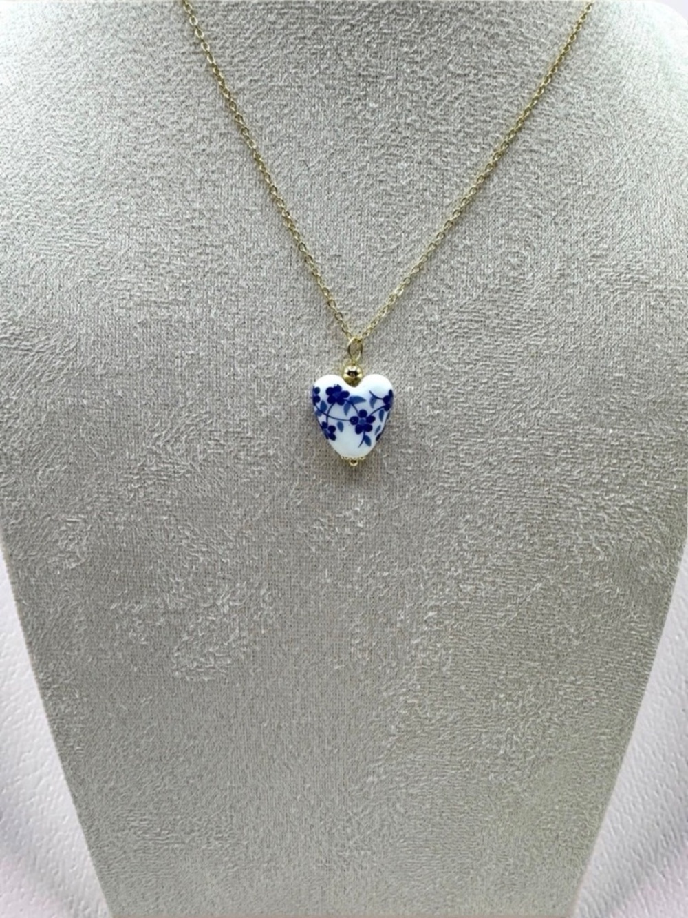 Chinese Porcelain Heart Pendant Necklace - Picture 4 of 4